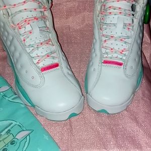 Authenticated Aurora GS Jordan size6.5 y